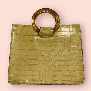 Unless stated brand new, all my items will show signs of wear. Thank you.